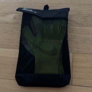Nike Dynamic Fit Goalkeeper Gloves Men’s Size 11